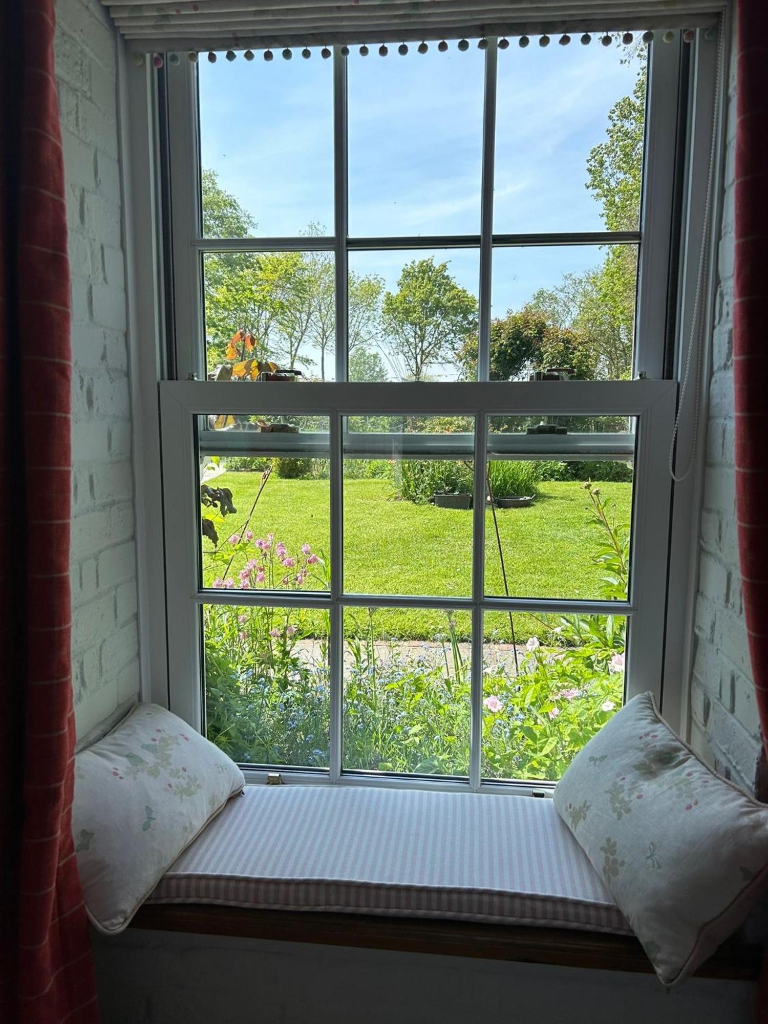 Cosy Cottage Ground Floor Bedroom Ensuite With Private Entrance Chichester Buitenkant foto