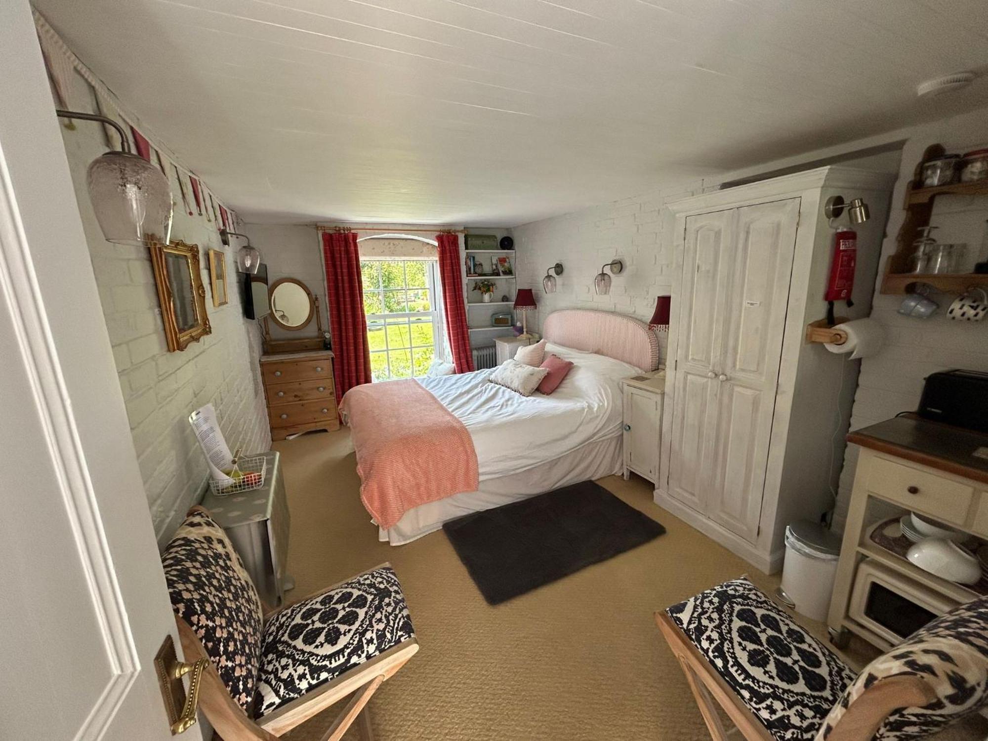 Cosy Cottage Ground Floor Bedroom Ensuite With Private Entrance Chichester Buitenkant foto